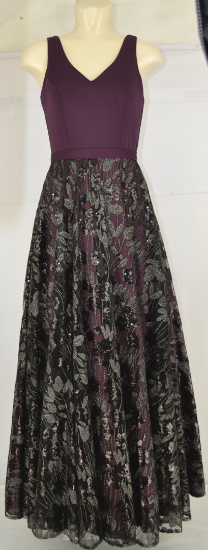 Ballkleid lang in black grape